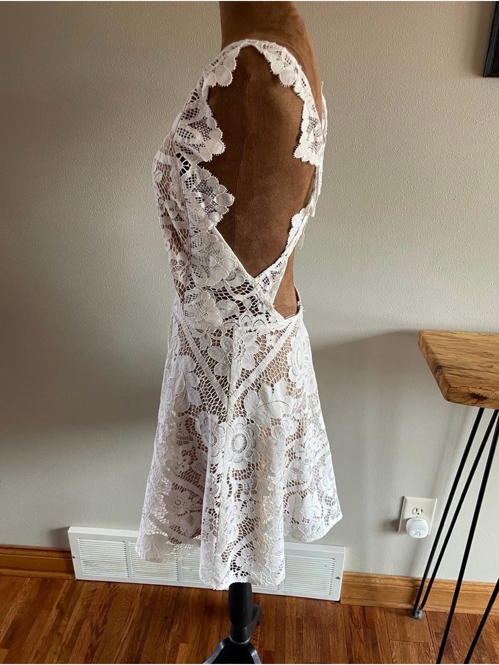 For Love and Lemon Giani White lace apron mini dress with open back and sides. - Picture 5 of 12